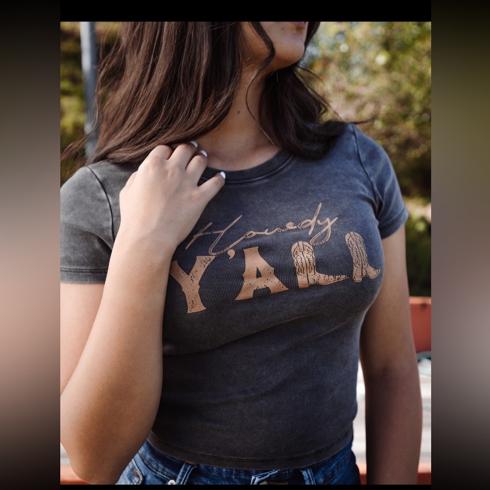 “Howdy Yall”Organic Generation Gray Acid Washed Cropped T-Shirt